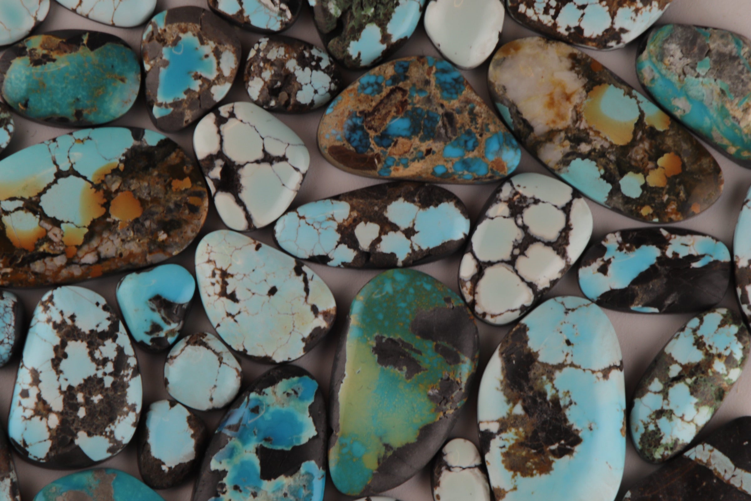 Hi-Grade Lone Mountain Turquoise カボション Lone Mountain Turquoise Natural Gem Spiderweb Cabochon 7.4